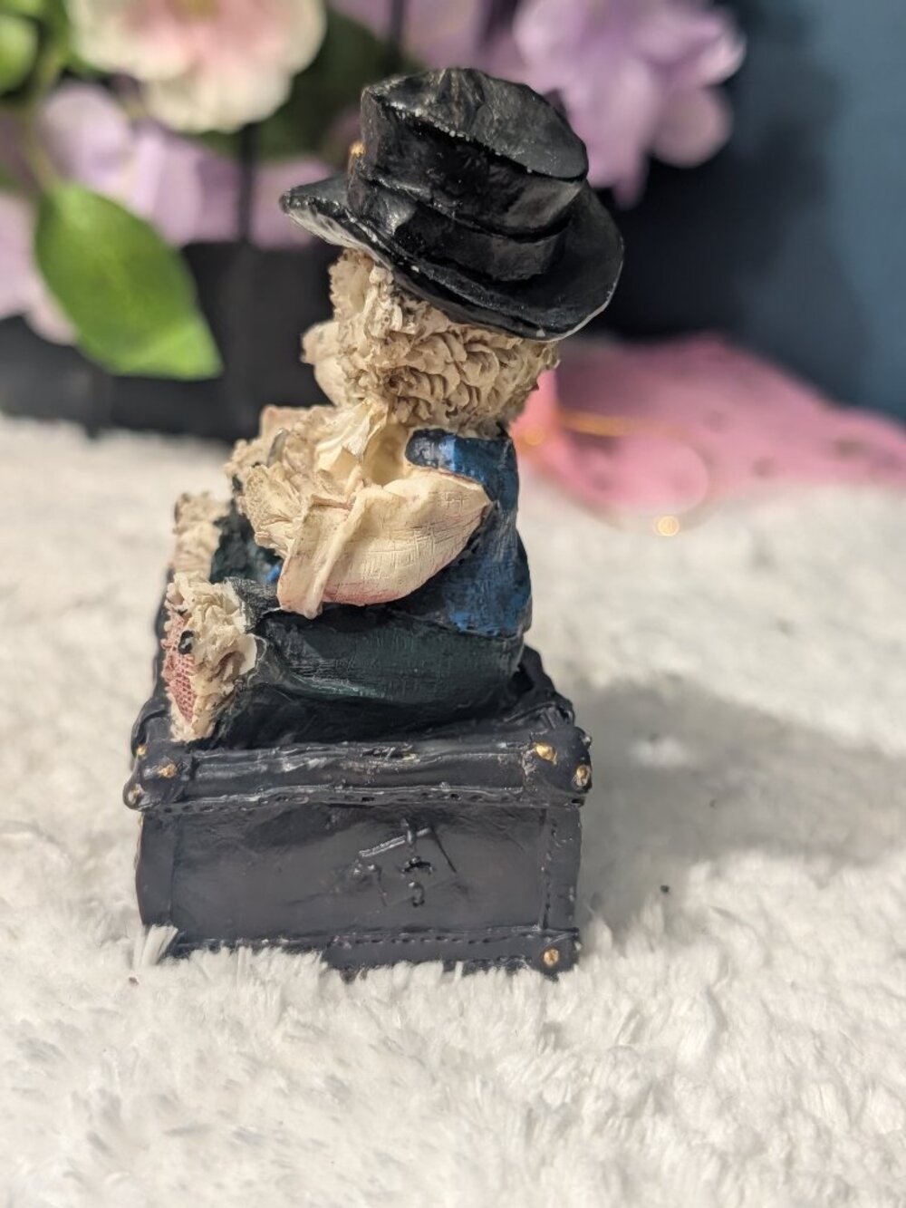 Vintage Traveling Teddy Bears on Suitcase Figurine - Picture 4 of 6